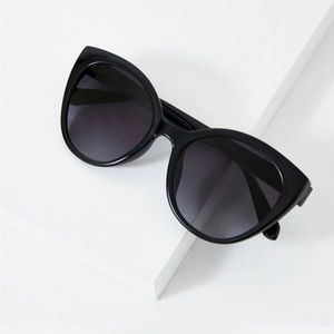 New - Kate Spade Samantha Sunglasses in black